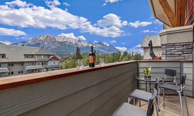 Canmore Condo | Mountain View Condo in Canmore