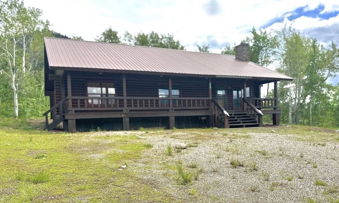 Island Park Cabin | Mountain View Escape 10 Min. to YNP+WiFi