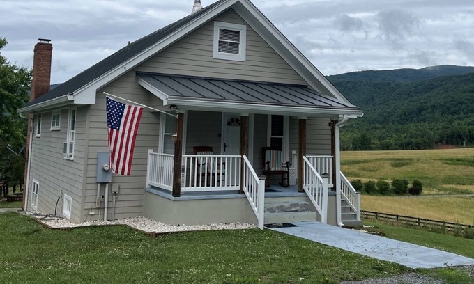 Stanardsville House | Mountain View Farmhouse