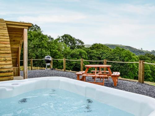 Llandovery House | Mountain View - Uk34179