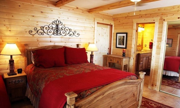Red River Apartment | Mountain Views Out Every Window