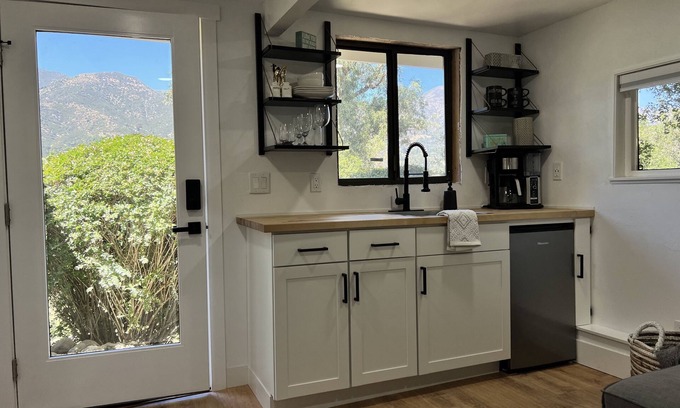 Montecito Apartment | Mountain Views/Studio in Montecito. 7-10 min to beach or downtown SB