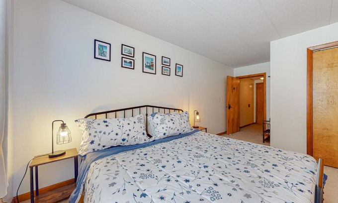 West Dover Apartment | Mountain Village 5H Unit B