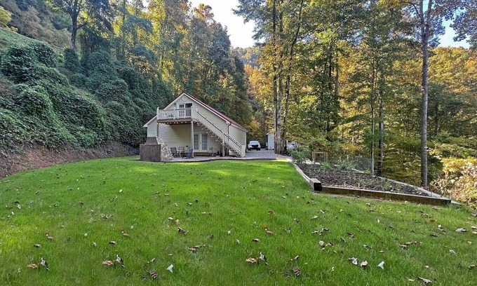 Bryson City Apartment | Mountain Vista Efficiency Style Apartment