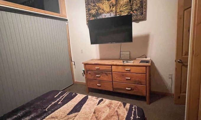 Yosemite National Park Ski Chalet | Mountainside Chalet S