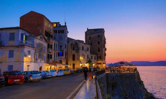 Old Town House | Mouragia House: A charming Corfu Town house