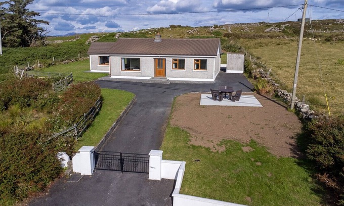 Connemara House | Mourneen Cottage with stunning views