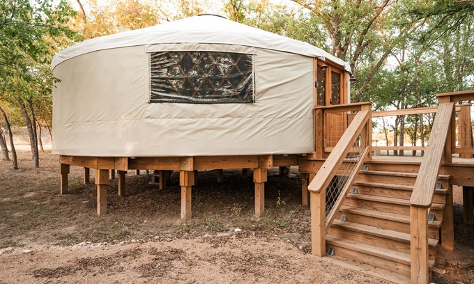Bandera Cabin | Mourning Dove Yurt! Cold A/C! Hot Tub! Medina River Access ! Close to Town!