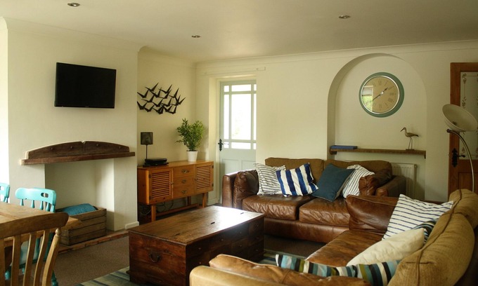 Wells-next-the-Sea Cottage | Mousetrap Holiday Cottage, Wells next the Sea/3 Bedrooms/Sleeps 6