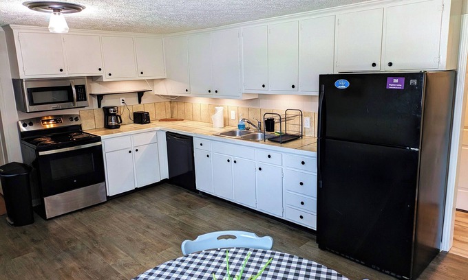 Murfreesboro Apartment | Movin' On Up [stairs] in the 'Boro! 30 Miles from Music City [Nashville]!