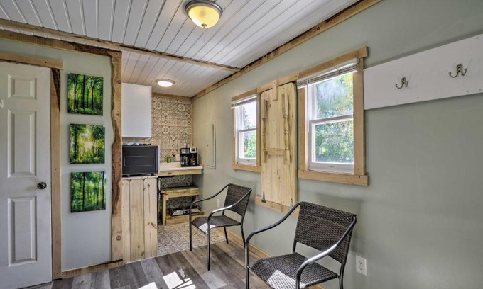 Mt Lookout Apartment | Mt Lookout Tiny House with Backyard and Fire Pit!