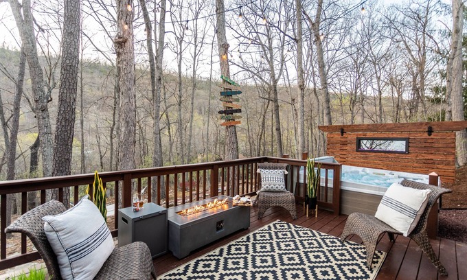 Massanutten House | Mt. RelaxCATION~on resort~hottub~pool table~arcade
