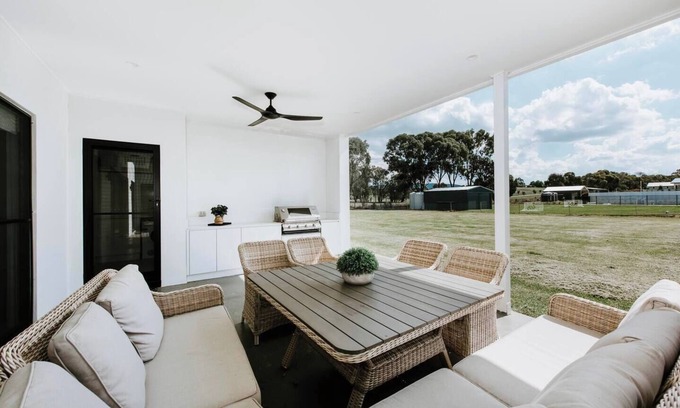 Bombira House | Mudgee Haven Stunning Terra Modern Design