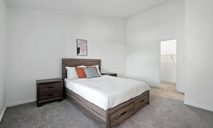 Windsor Park Apartment | Mueller Flats 1221 I Spacious 2 bed 2 Bath