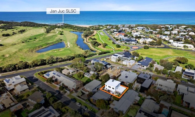 Jan Juc House | Muirfield Beach House 3a