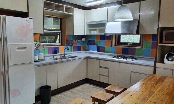 Seolcheon-myeon House | Muju Caravan Pesnion