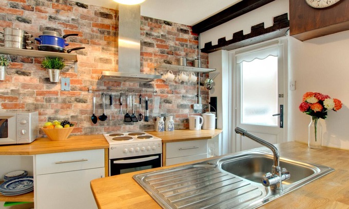 Seaton House | Mulberry Cottage - Two Bedroom House, Sleeps 4