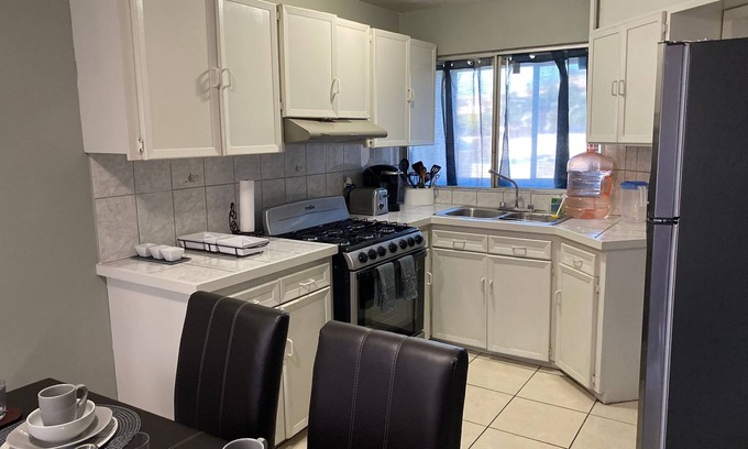 Tijuana Apartment | Mulege Condo in Zona Rio in the Gastronomic Zone close to Bars & Clinics .