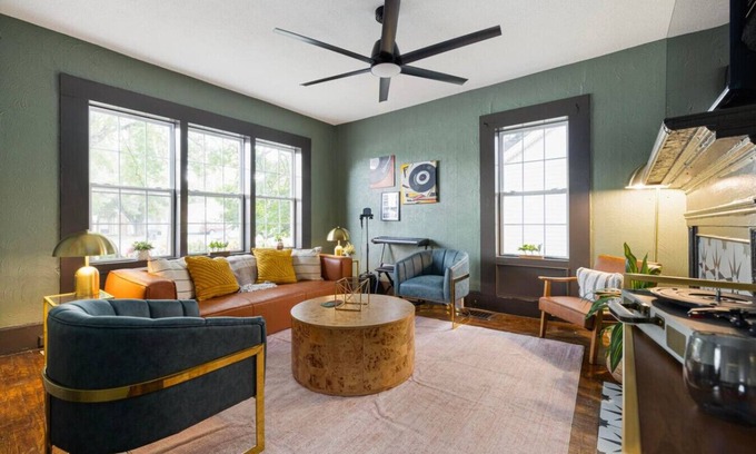 Kingsport House | Music Vibes Near Downtown Kpt - 4br 1.5ba- Fenced yard - Downtown Kingsport