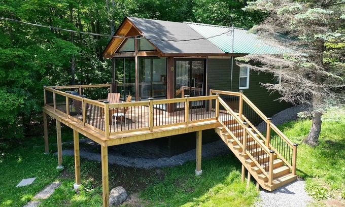 Muskoka Lakes Cottage | Muskoka 2-bedroom Cottage (Pier 100 #10)