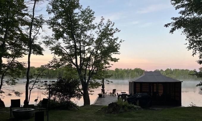 Georgian Bay House | Muskoka 3 Bedroom Home Away From Home +1 bed 1 Bath -full Apartment Included