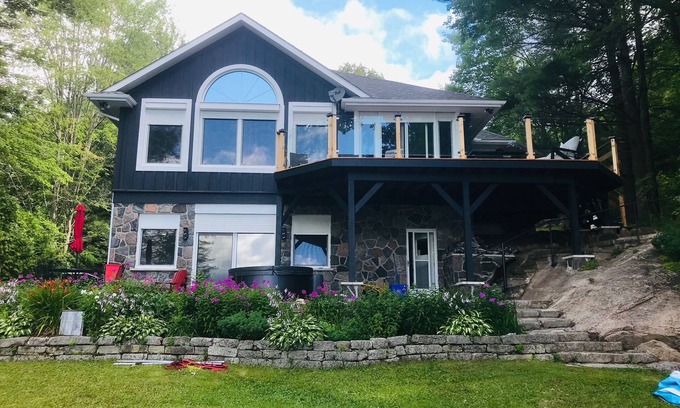 Muskoka Lakes Cottage | Muskoka Waterfront Cottage - Lake Muskoka Shallow Water Entry