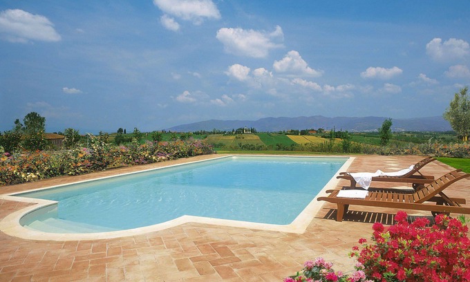 Le Piazze Villa | My Rental Homes - Villa Michelangelo with pool and SPA room with internal pool
