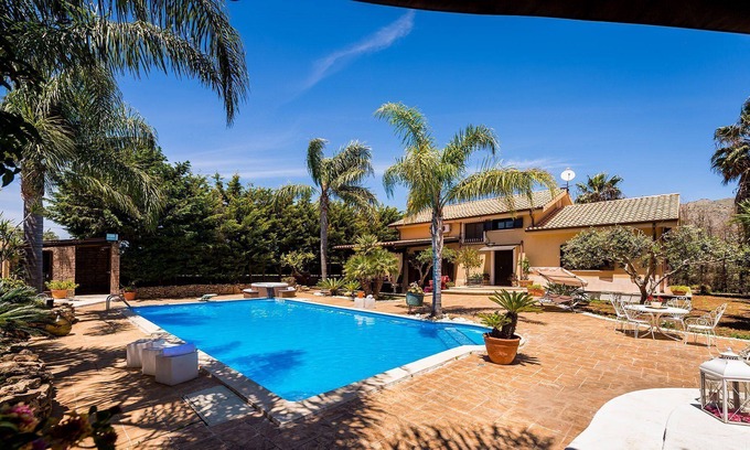 Partinico Villa | My Rental Homes - Villa Naiadi with private pool, Jacuzzi and large garden