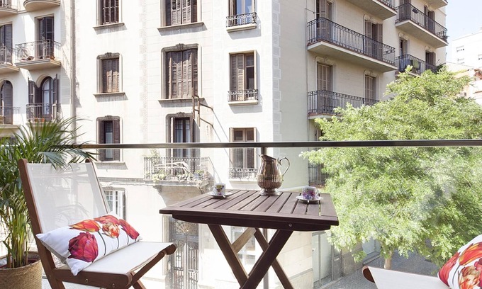 Sant Gervasi Apartment | My Space Barcelona 6 Apart. in the center of Barcelona for up to 36 persons