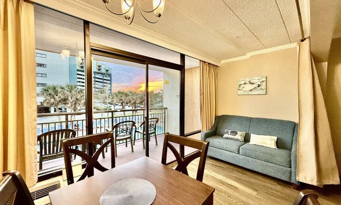 Myrtle Beach Apartment | Myrtle Beach Studio at Caravelle sleeps 4 205