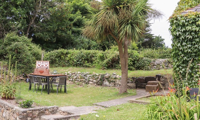 Hayle Cottage | Myrtle Cottage