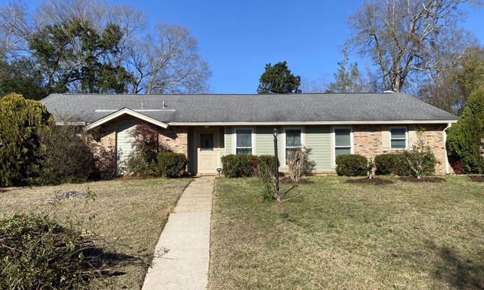 Gulfport House | Myrtle’s place, a Charming home with a pool!