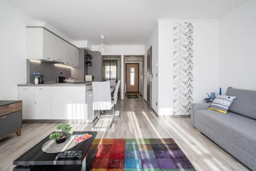 Csarnok negyed Apartment | Mystic Meadows Apartment