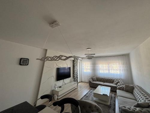 Mitrovicë Apartment | Nära allt!