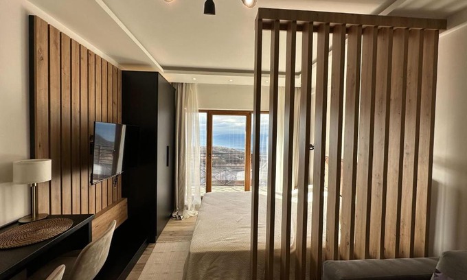 Lisina Apartment | N Lux 81 - Milmari Resort
