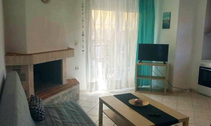 Nea Skioni Apartment | N. Skioni Roses apartment with balcony