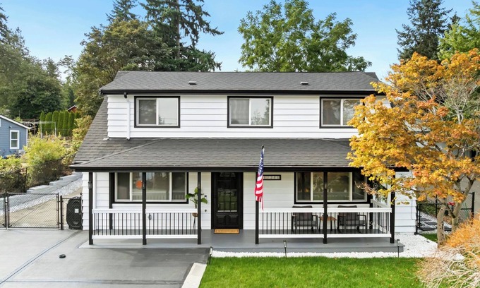 Highline Apartment | n“Your cozy family spot in the perfect part of Seattle, minutes from everything“