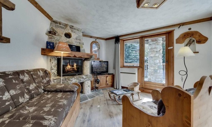 Val-d'Isere Apartment | N4 superb apartment 48m² SouthEast 4* slope foot 4 Person