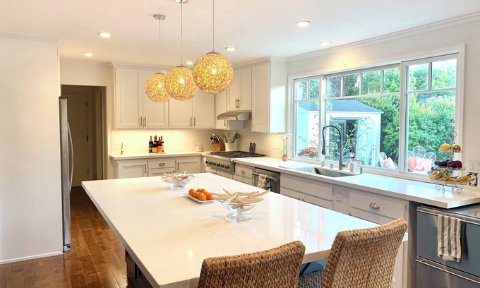 Larkspur House | Napa-like 5 bedroom home. Walk to everything! True indoor/outdoor living!