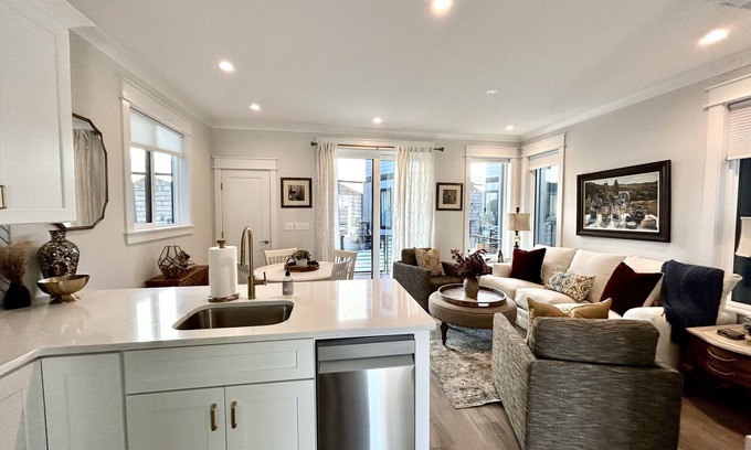 Wilmington Historic District Apartment | Napa @ The Cove Riverwalk Villas