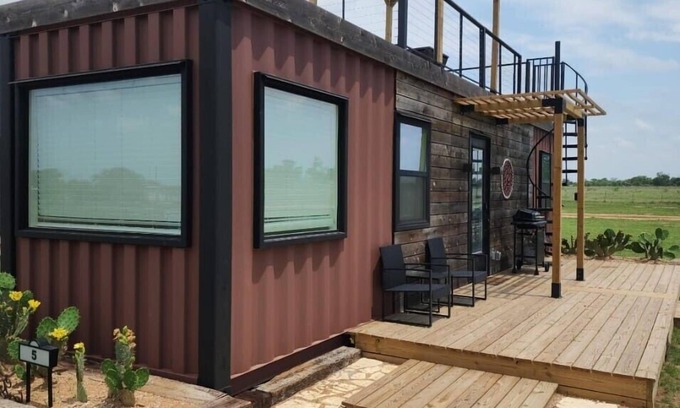 Fredericksburg Cottage | Napa Valley Station | Rooftop Patio | 1BR