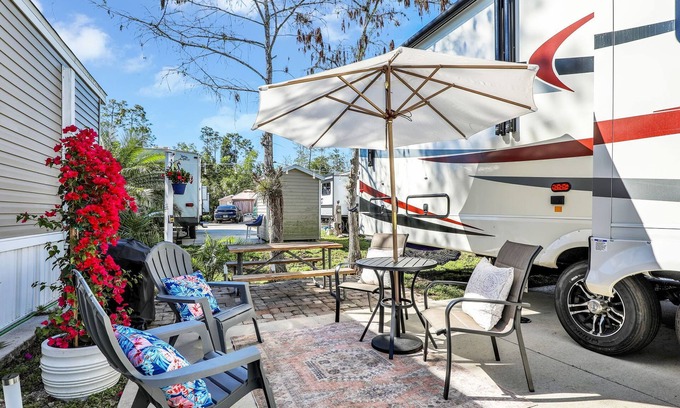 Naples House | Naples Coastal RV Retreat, Luxury Stay with Pool