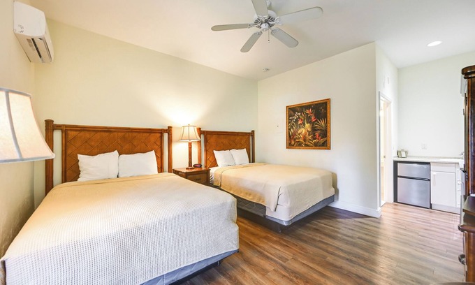 Naples Apartment | Naples Vacation Rental: Close to Parks & Beaches!