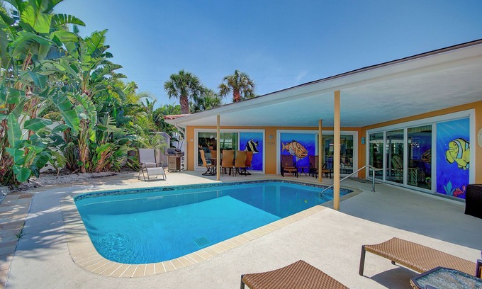 Bay Esplanade House | Narcissus Beach House - Weekly Beach Rental