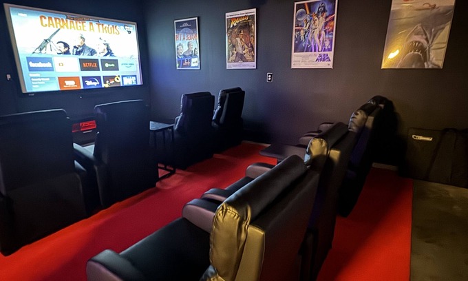 Talbot's Corner House | -{Nashville Bachelorette Crib 5min to Broadway Amazing Rooftops Sleeps 20}-