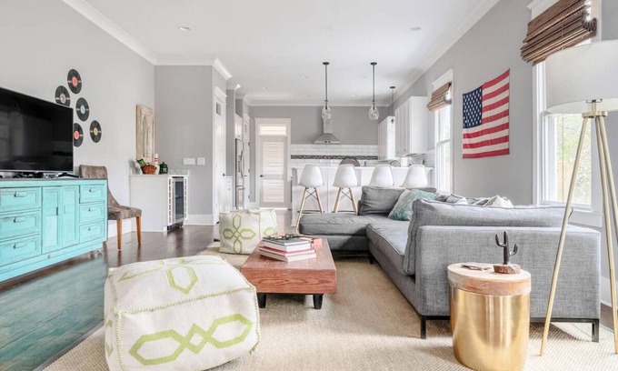 Eastwood House | Nashville Home for 10 and 2 Dogs