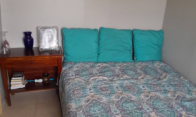 Nassau Bed & Breakfast | Nassau Bed n Breakfast -5 mins to beach & Down Town WiFi, AC