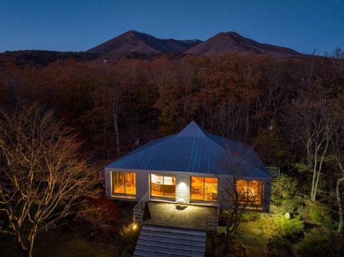 Nasu House | NASU PRIVATE FOREST: 広大な森の中のモダンハウス
