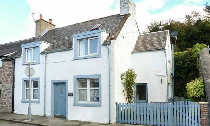 Kirkcudbright Cottage | NATHANIEL'S COTTAGE, family friendly, with open fire in Kirkcudbright