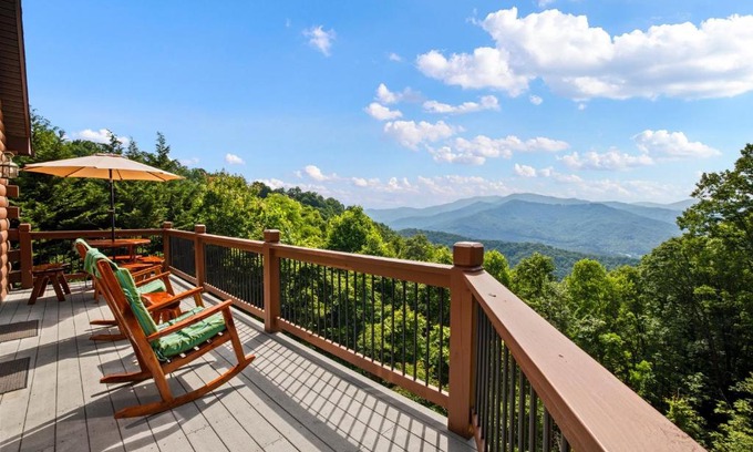 Bryson City House | Native Winds Luxury Cabin Rental